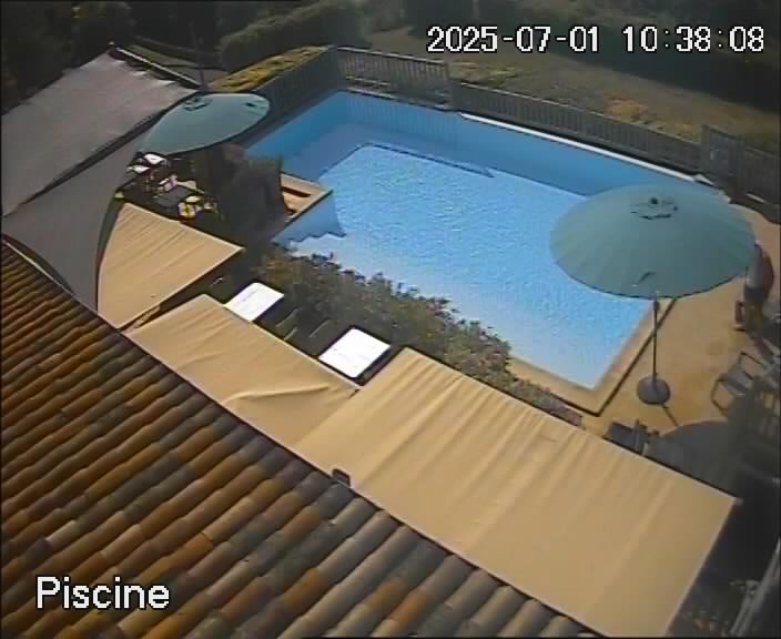 reactwebcam webcam live feed swimming pool piscine brit hotel fumel
