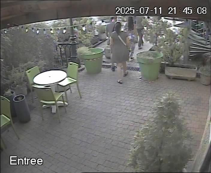 reactwebcam webcam live feed swimming pool piscine brit hotel fumel
