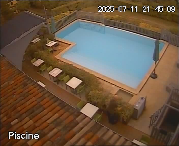 reactwebcam webcam live feed swimming pool piscine brit hotel fumel